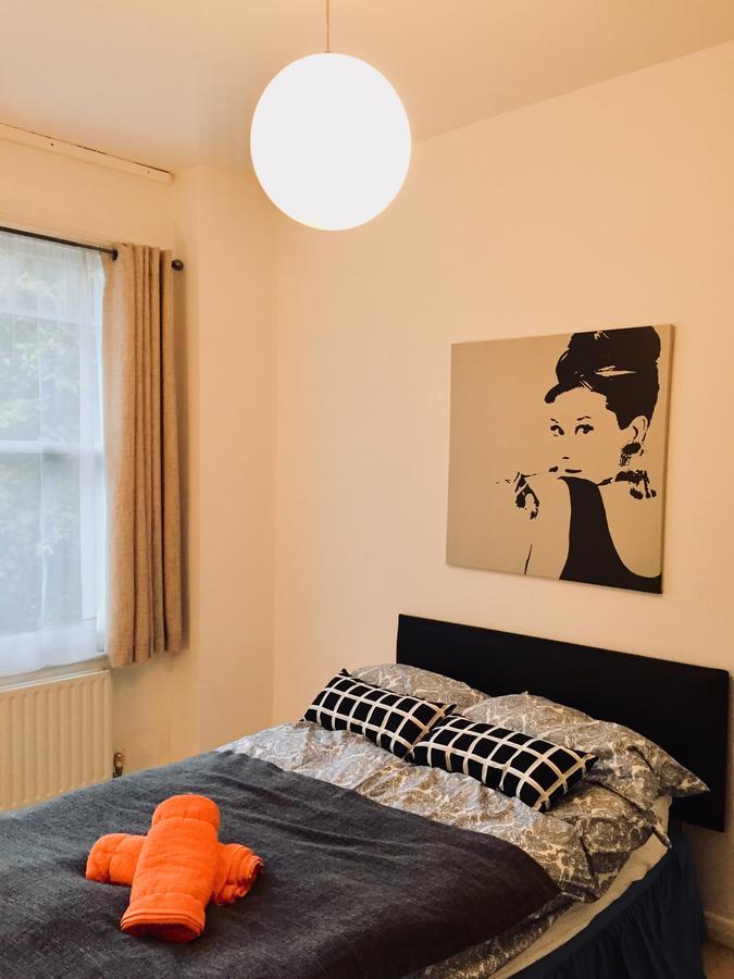 Mapesbury Hostel Лондон Экстерьер фото