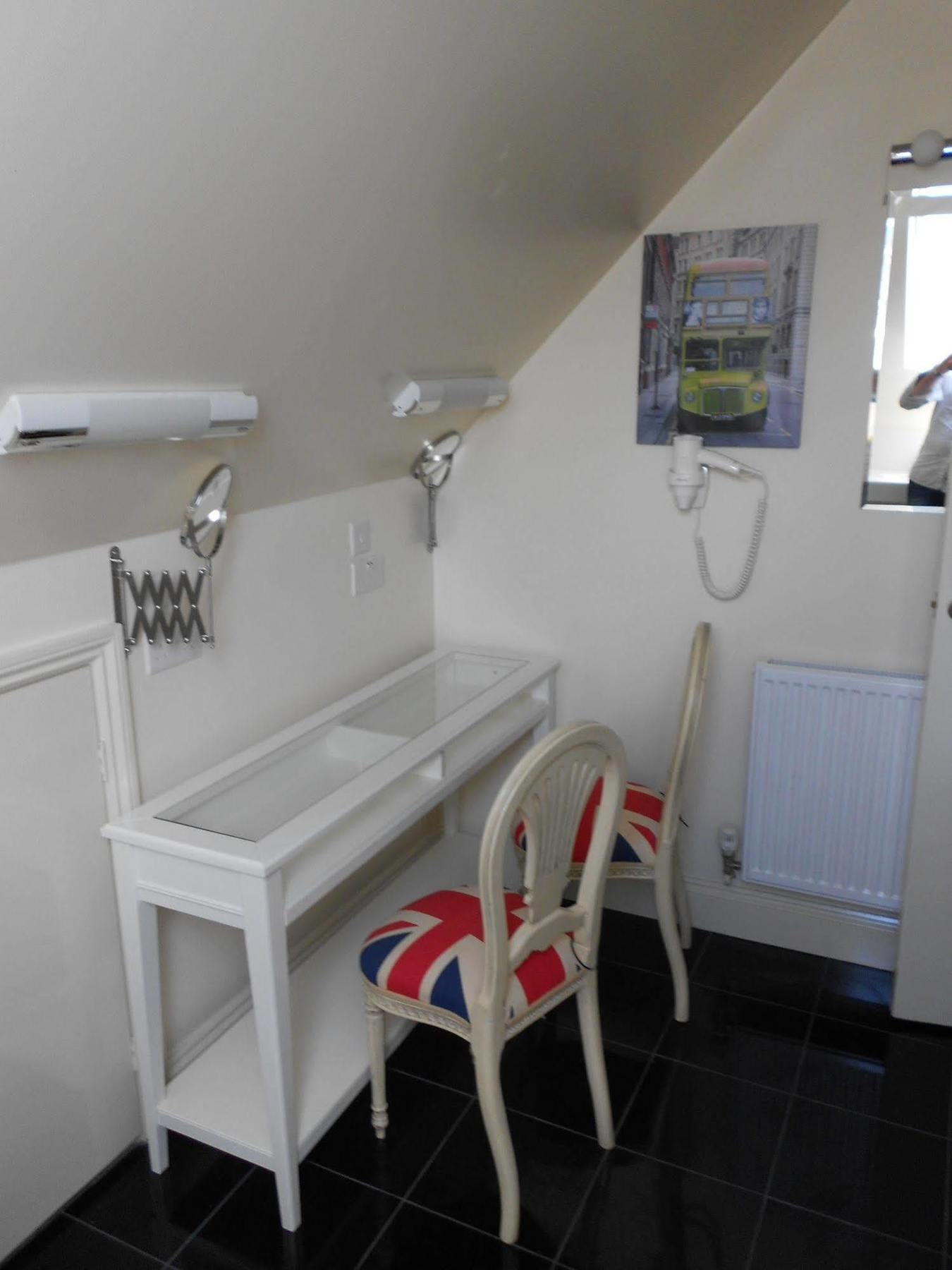 Mapesbury Hostel Лондон Экстерьер фото